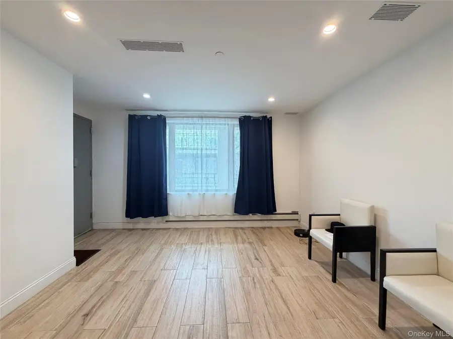 136-20 Booth Memorial Avenue #3K, Flushing, NY 11355 - #3