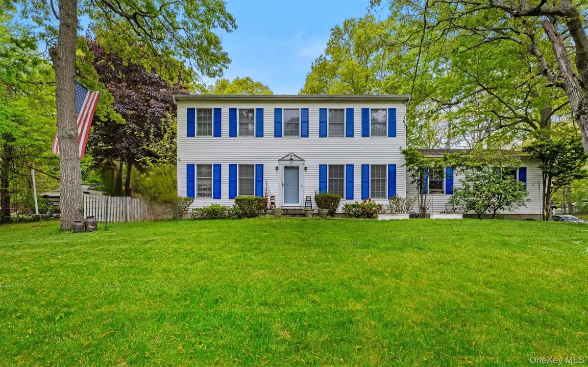 62 W Bartlett Road, Middle Island, NY 11953 - #1