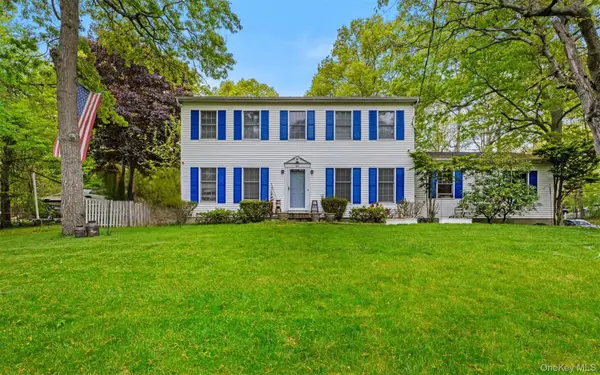 62 W Bartlett Road, Middle Island, NY 11953