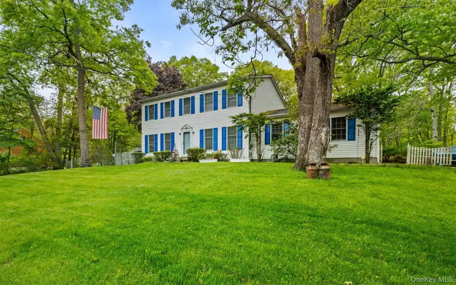62 W Bartlett Road, Middle Island, NY 11953 - #2