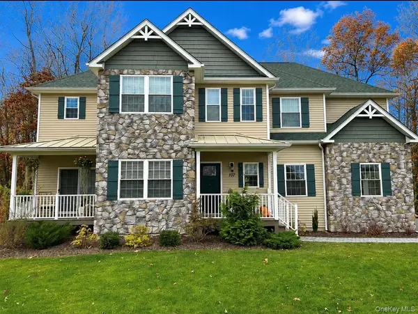 107 Debra Lane, New Windsor, NY 12553