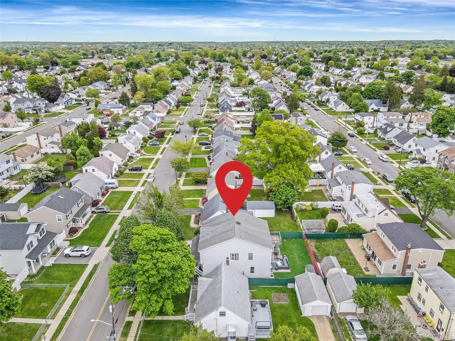 21 Audrey Avenue, Plainview, NY 11803 - #3