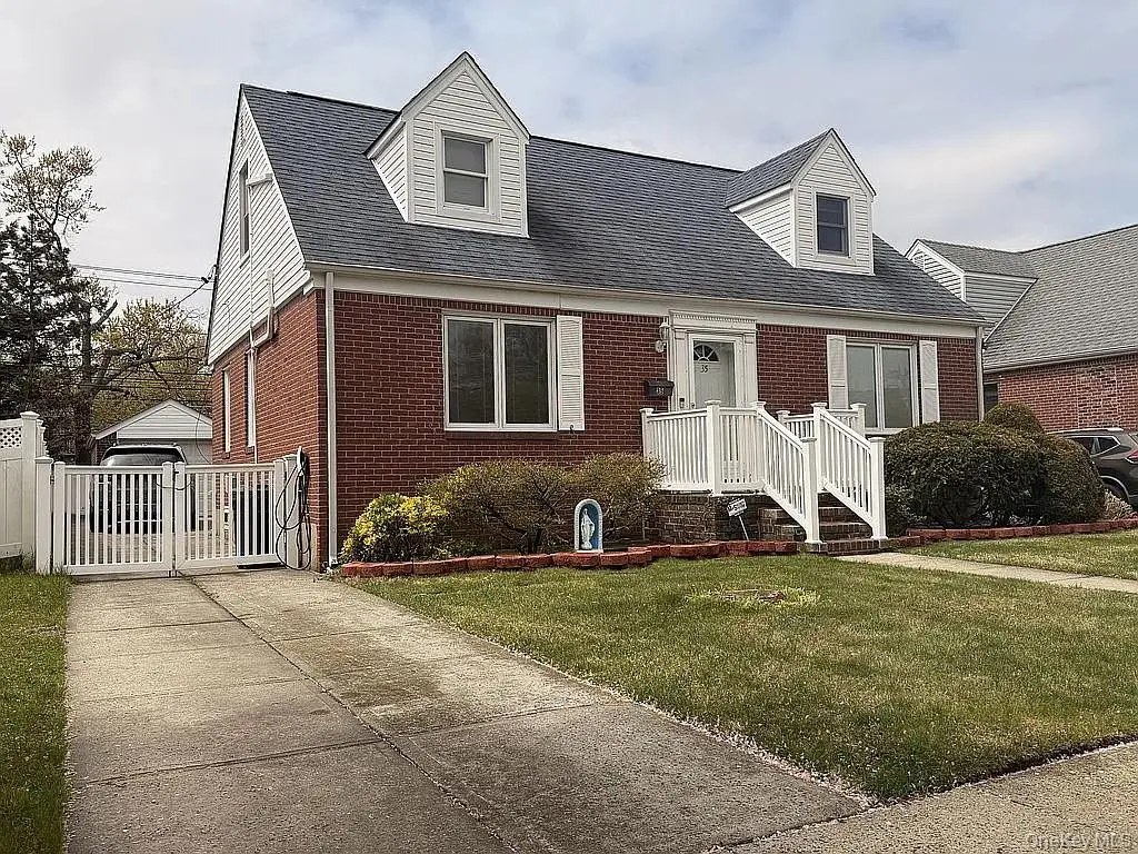 35 Rose Lane, New Hyde Park, NY 11040 - #1