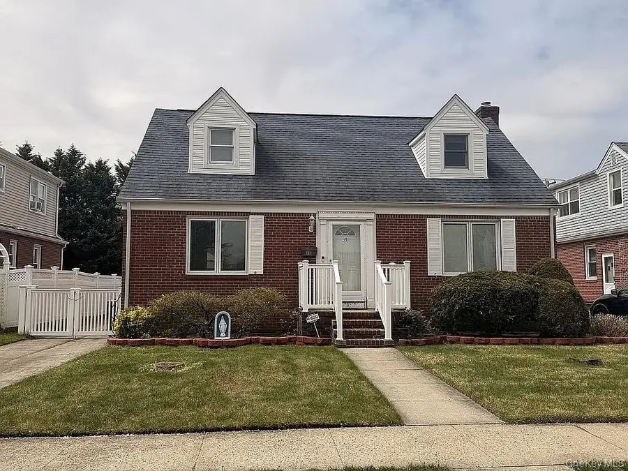 35 Rose Lane, New Hyde Park, NY 11040 - #2