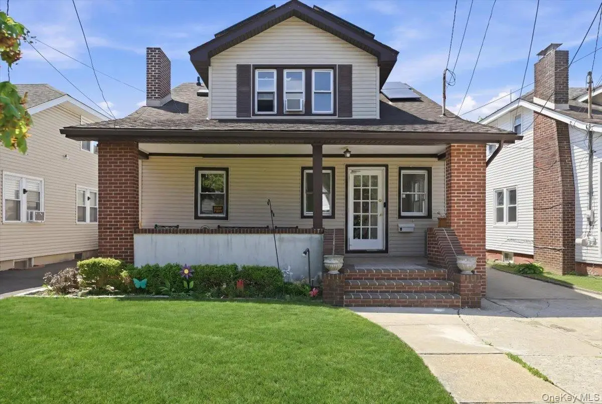 8 Foster Place, Hempstead, NY 11550 - #1