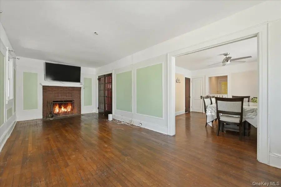 8 Foster Place, Hempstead, NY 11550 - #3