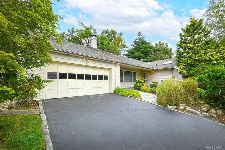 8 South Drive, Roslyn, NY 11576 - #3
