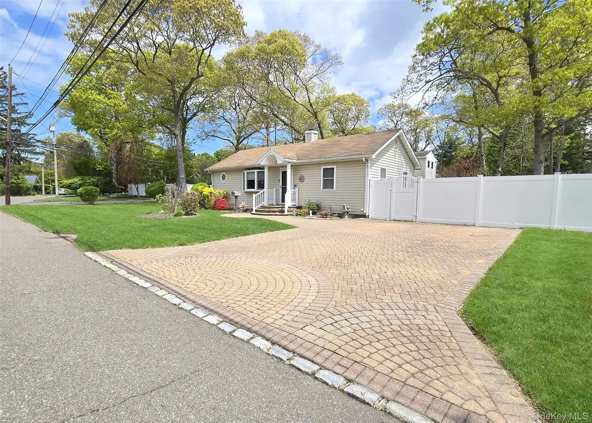 33 Pleasure Avenue, Ronkonkoma, NY 11779 - #1
