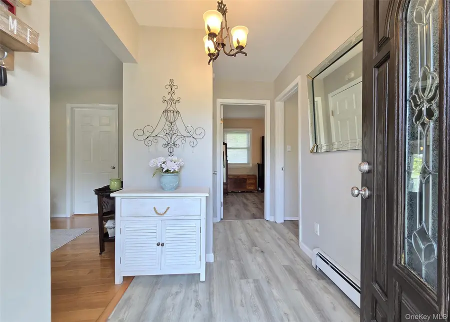 33 Pleasure Avenue, Ronkonkoma, NY 11779 - #3