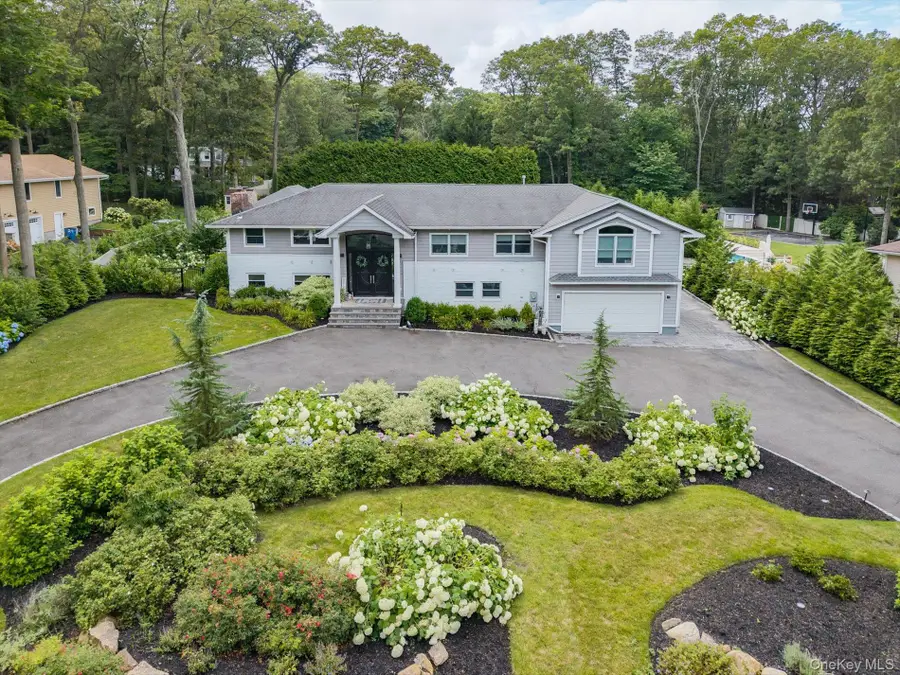 22 Beaumont Drive, Melville, NY 11747 - #2