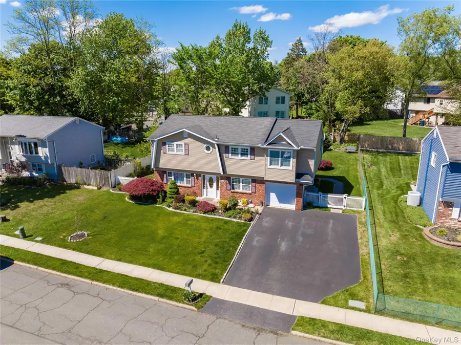 18 Valley Drive, Nanuet, NY 10954 - #2