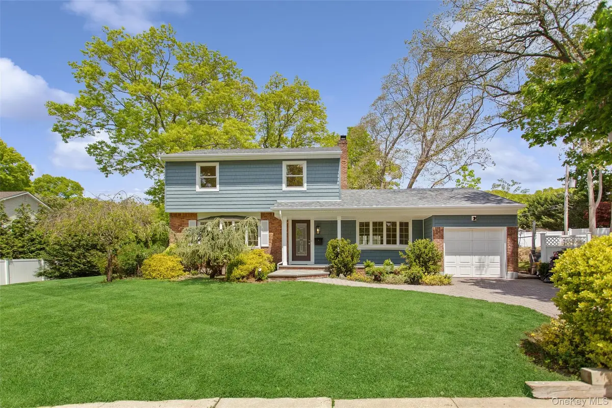 15 Locust Road, Old Bethpage, NY 11804 - #1