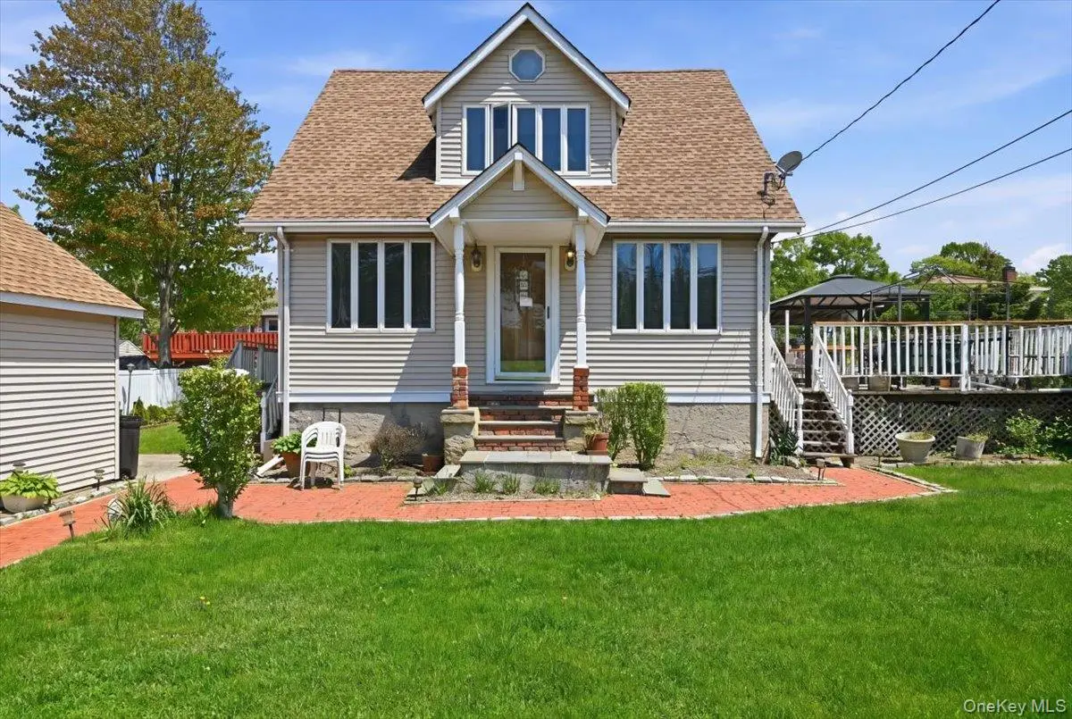 418 Myrtle Avenue, West Islip, NY 11795 - #1