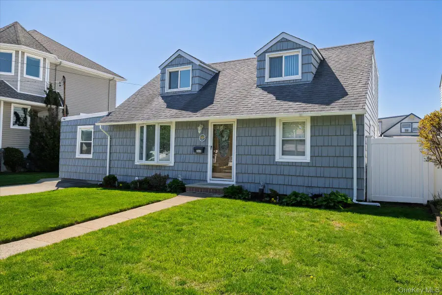 265 W Windsor Parkway, Oceanside, NY 11572 - #3