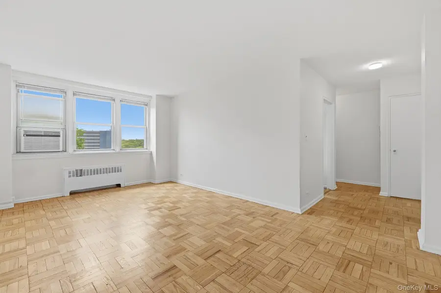 25 Knolls Crescent #4M, Bronx, NY 10463 - #2