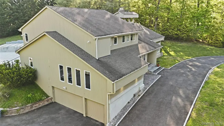 31 Sherwood Gate, Oyster Bay, NY 11771 - #3