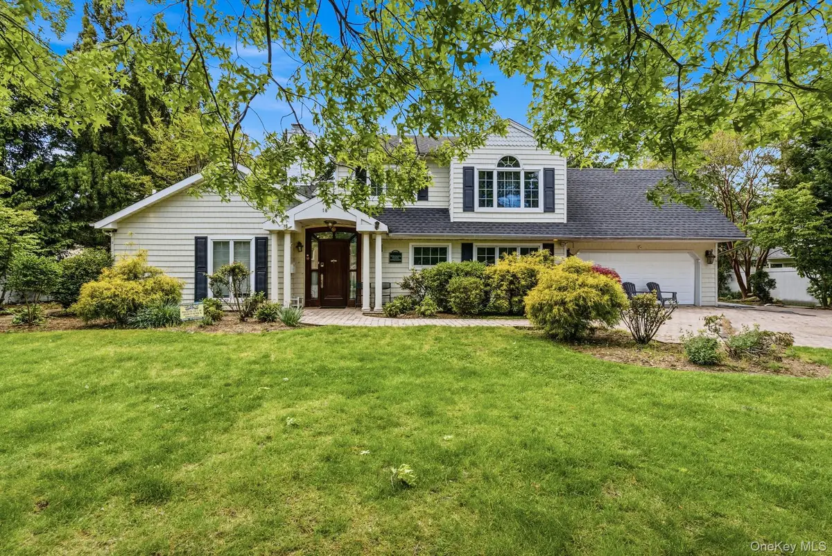 18 Sherwood Lane, Roslyn Heights, NY 11577 - #1