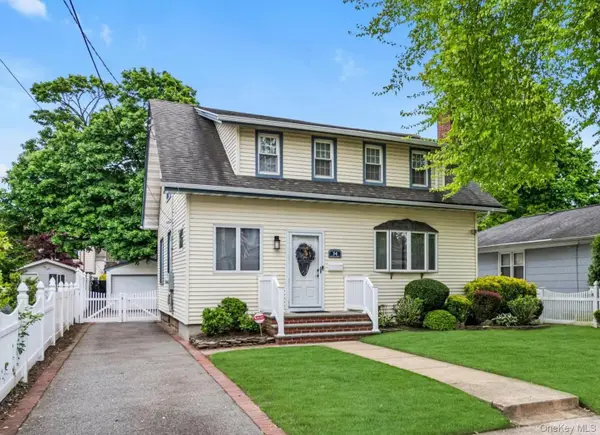 54 Rolling Street, Lynbrook, NY 11563