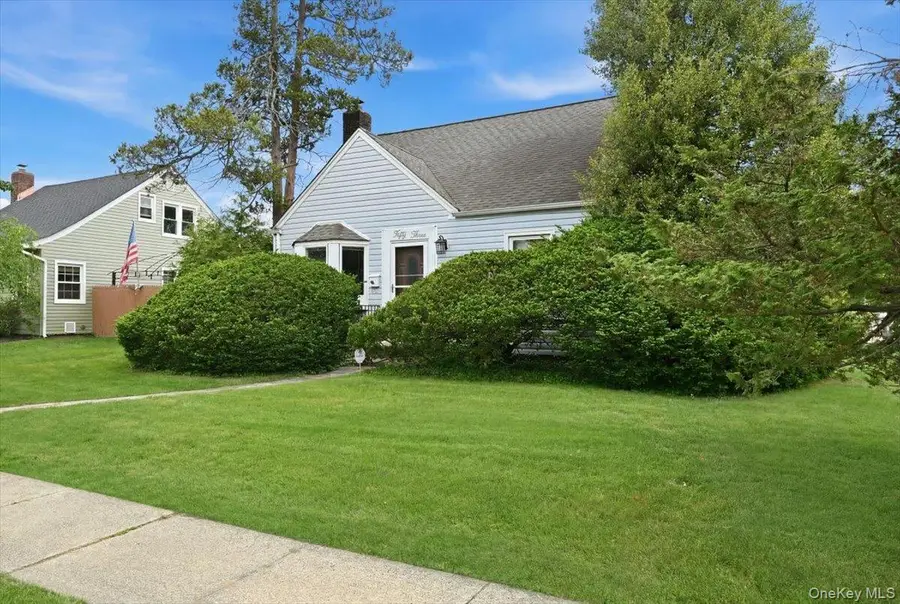 53 Edgeworth Street, Valley Stream, NY 11581 - #2
