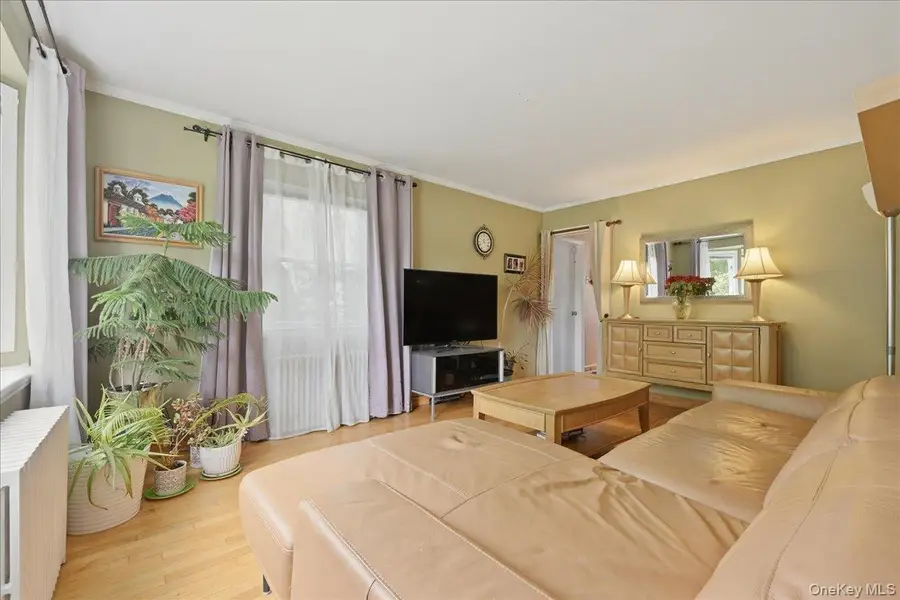 53 Edgeworth Street, Valley Stream, NY 11581 - #3