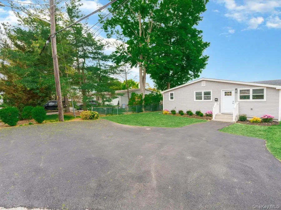 27 Old Farmingdale Road, West Babylon, NY 11704 - #2