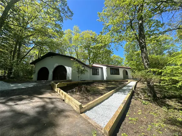 18 Hillside View Road, Mahopac, NY 10541