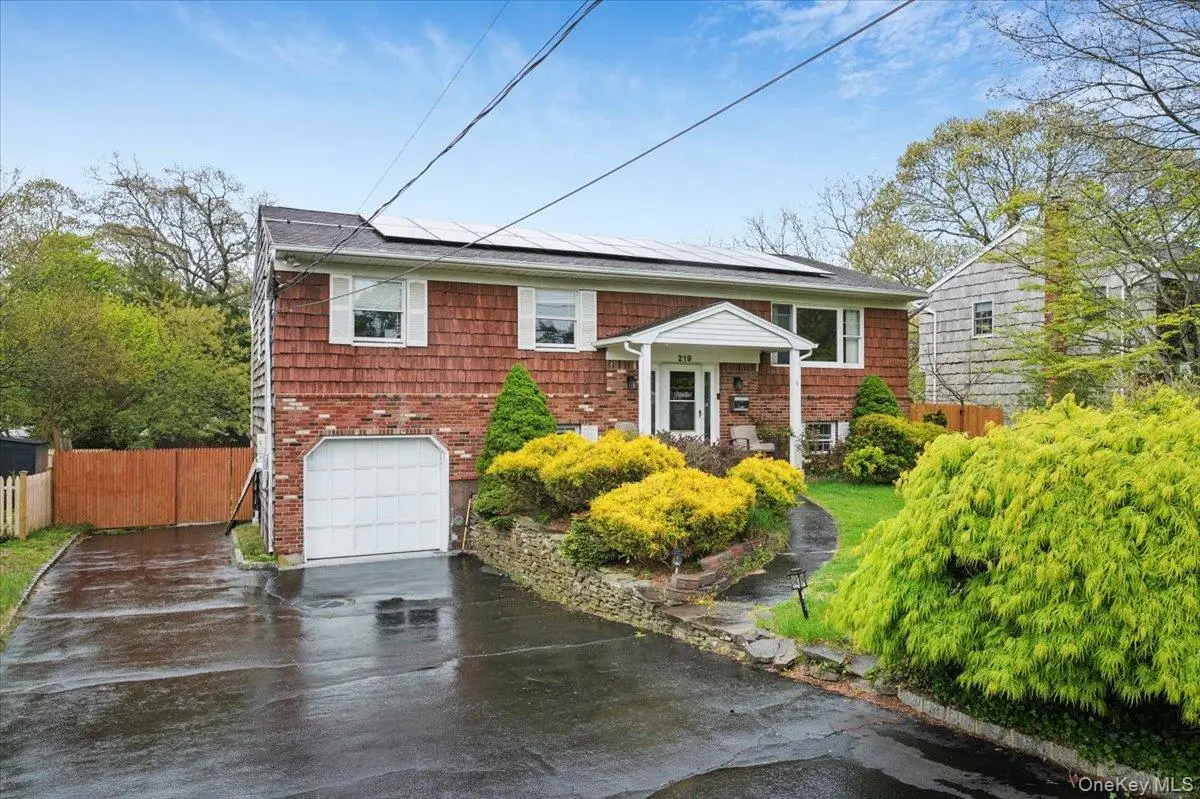219 Kensington Avenue, Bayport, NY 11705 - #1