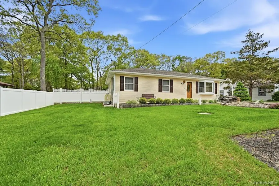 24 Forest Avenue, Medford, NY 11763 - #3