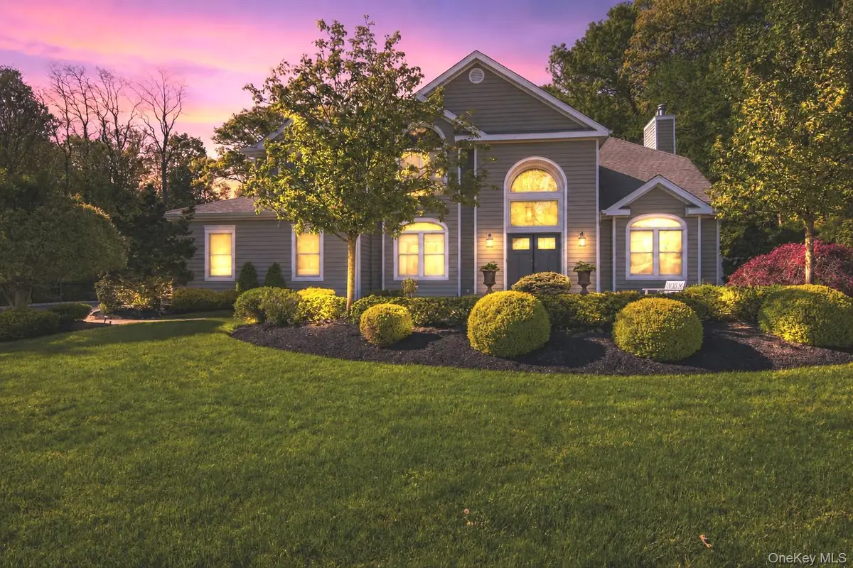 50 Cobbler Lane, Setauket, NY 11733 - #1