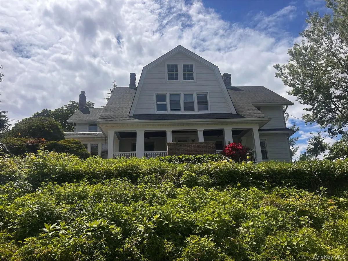 68 A Carlton Avenue, Port Washington, NY 11050 - #1