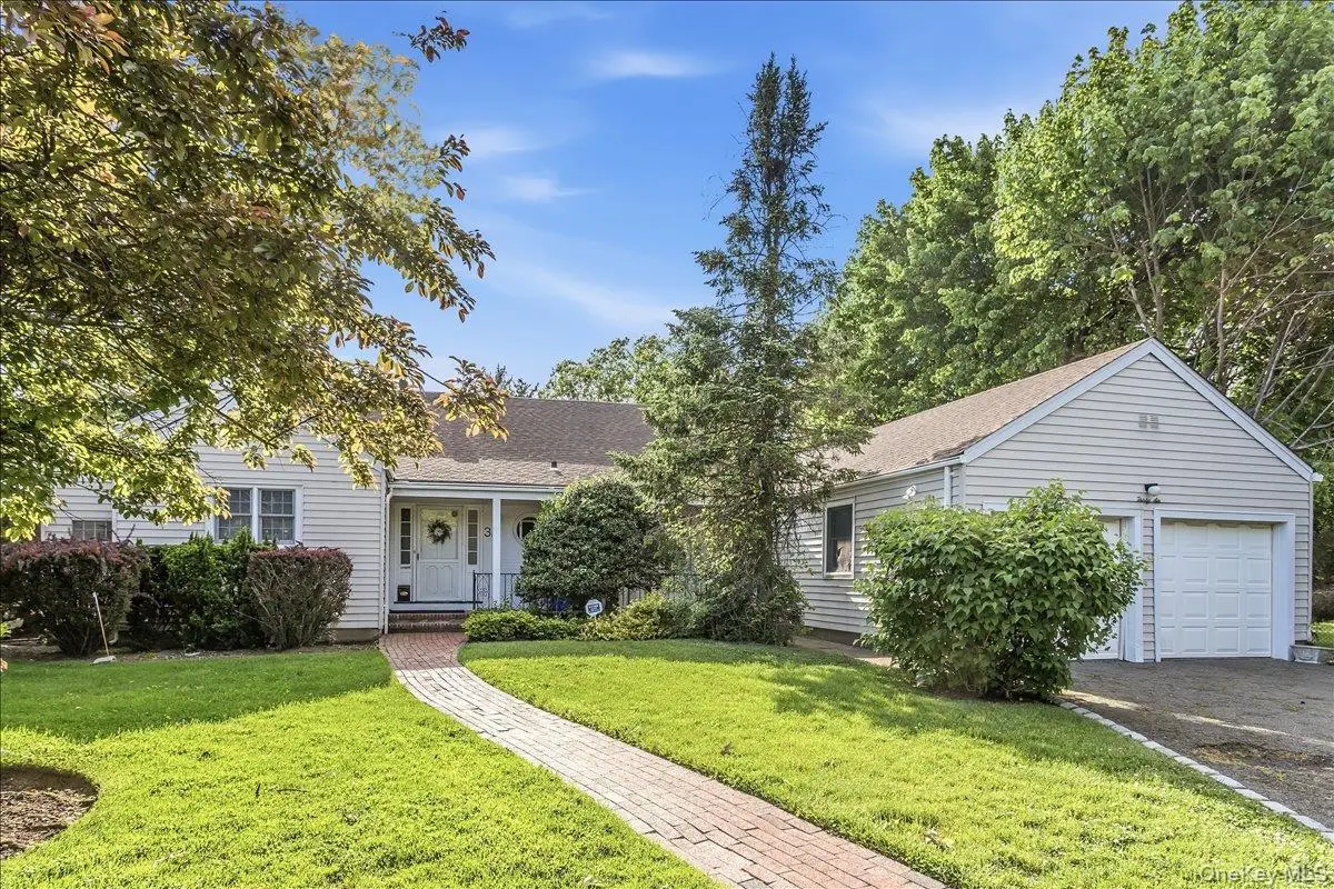 36 Roosevelt Place, Rockville Centre, NY 11570 - #1