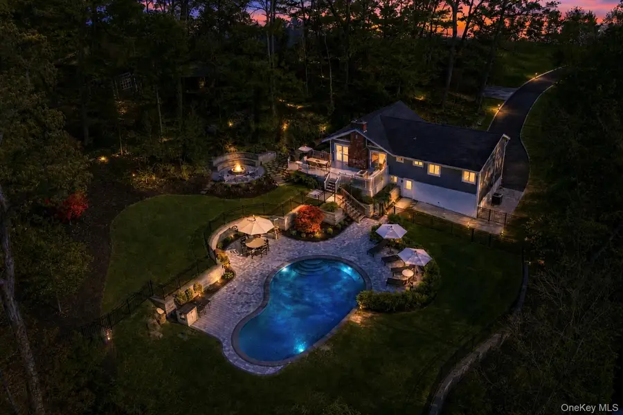 61 Bankside Drive, Centerport, NY 11721 - #3