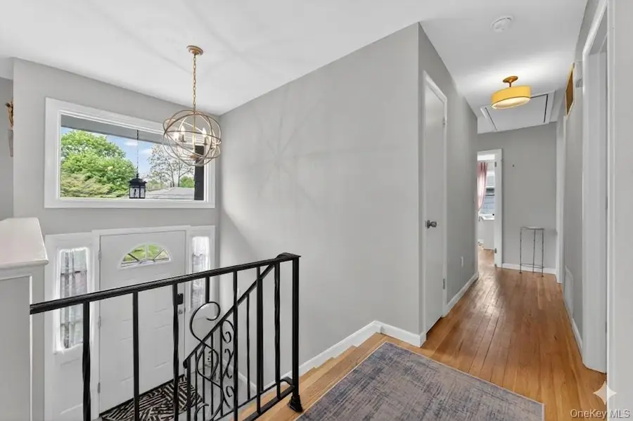 7 Frost Lane, Hartsdale, NY 10530 - #2