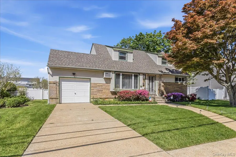 28 Linwood Place, Massapequa Park, NY 11762 - #2