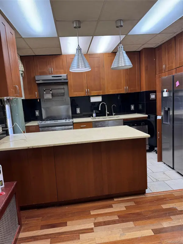 2922 Barnes Avenue #5F, Bronx, NY 10467