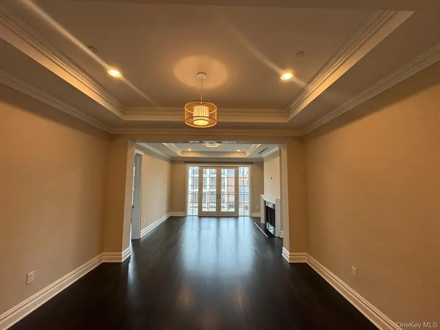 1000 Royal Court #1201, New Hyde Park, NY 11040 - #3