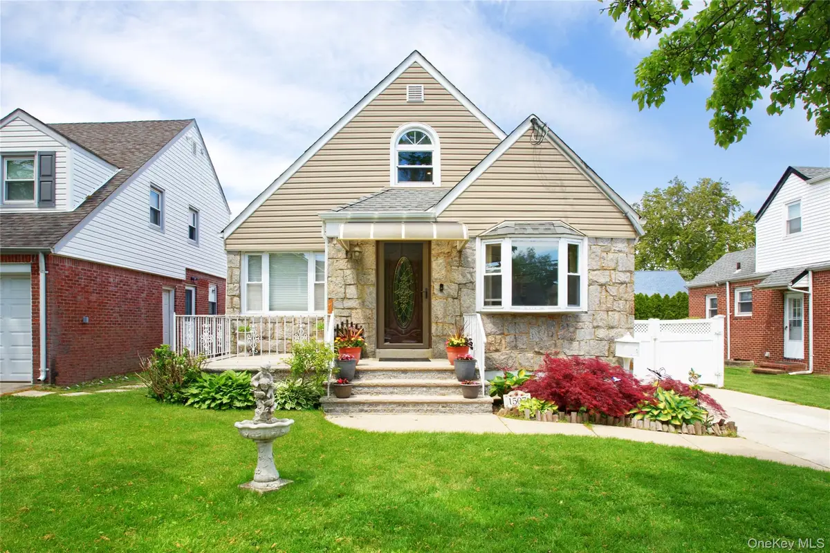 1507 Lowell Avenue, New Hyde Park, NY 11040 - #1