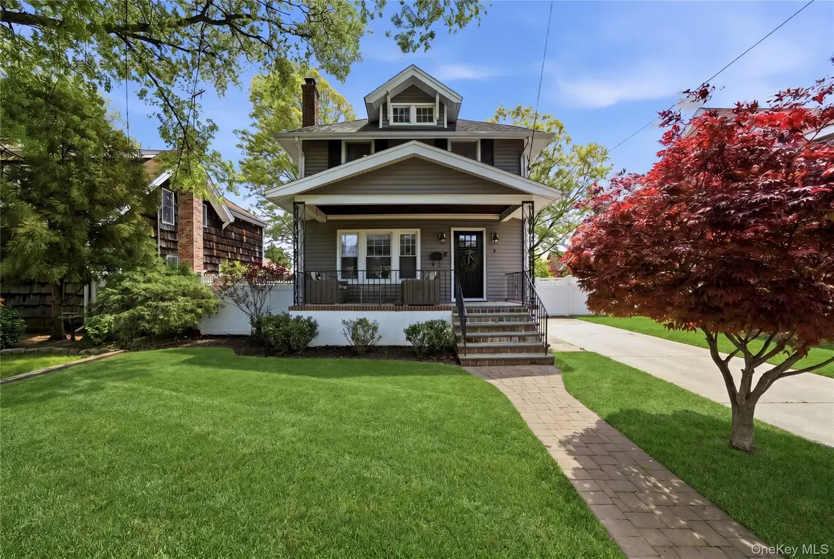 90 Vincent Place, Lynbrook, NY 11563 - #1