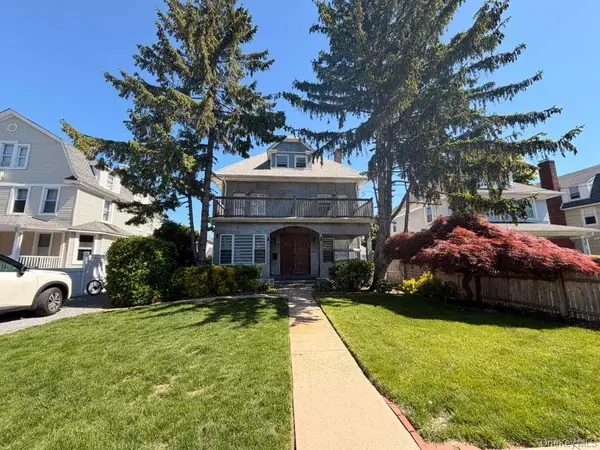 30 Johnson Place, Woodmere, NY 11598