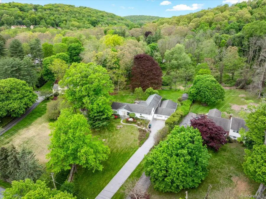 749 Croton Lake Road, Bedford Corners, NY 10549 - #2