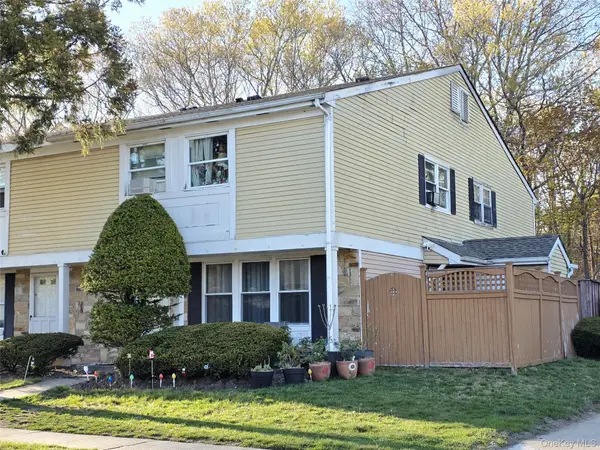 2E Ethan Allen Court, Ridge, NY 11961