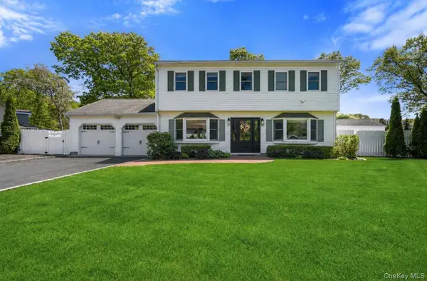 8 Russet Lane, Lake Grove, NY 11755