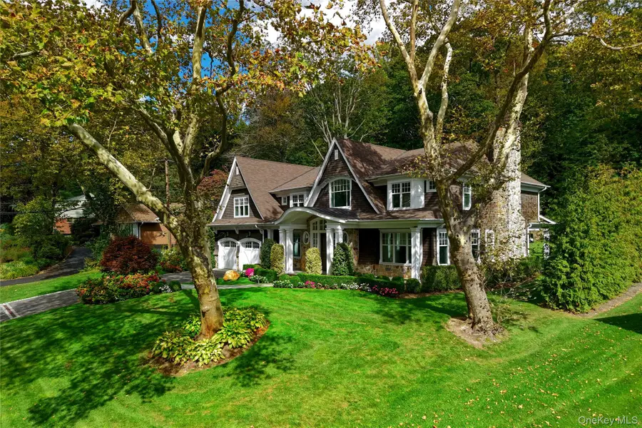 35 Mimosa Drive, East Hills, NY 11576 - #2