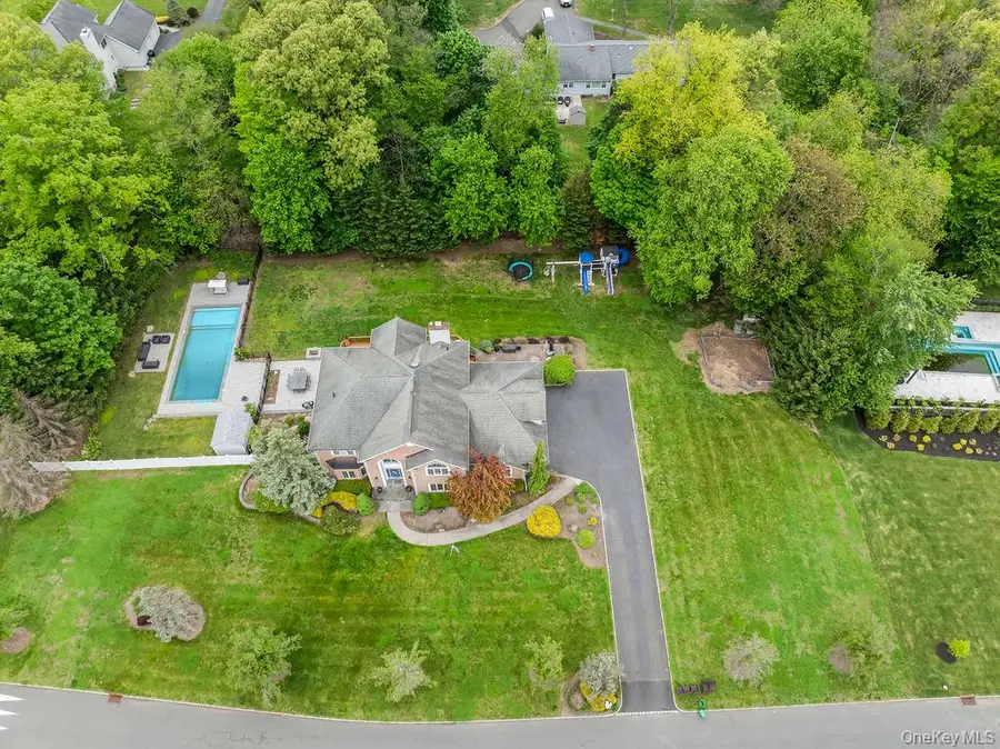 24 Oxford Drive, Suffern, NY 10901 - #3