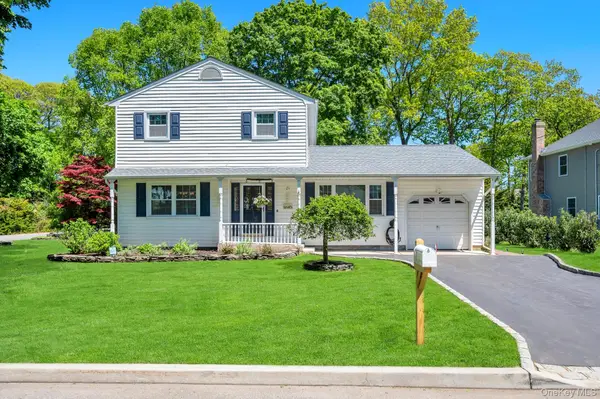 21 Hobson Avenue, Saint James, NY 11780