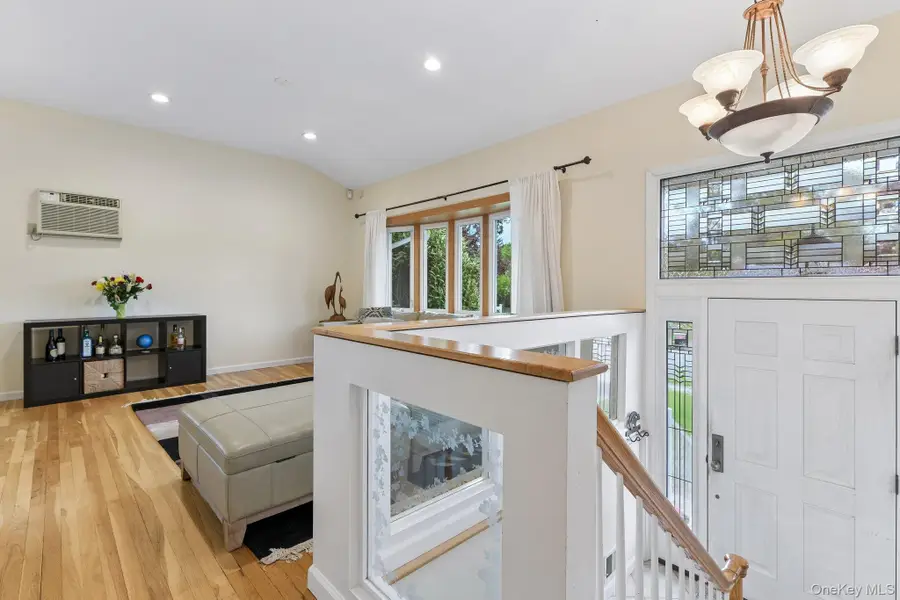 4 Concord Lane, Smithtown, NY 11787 - #3