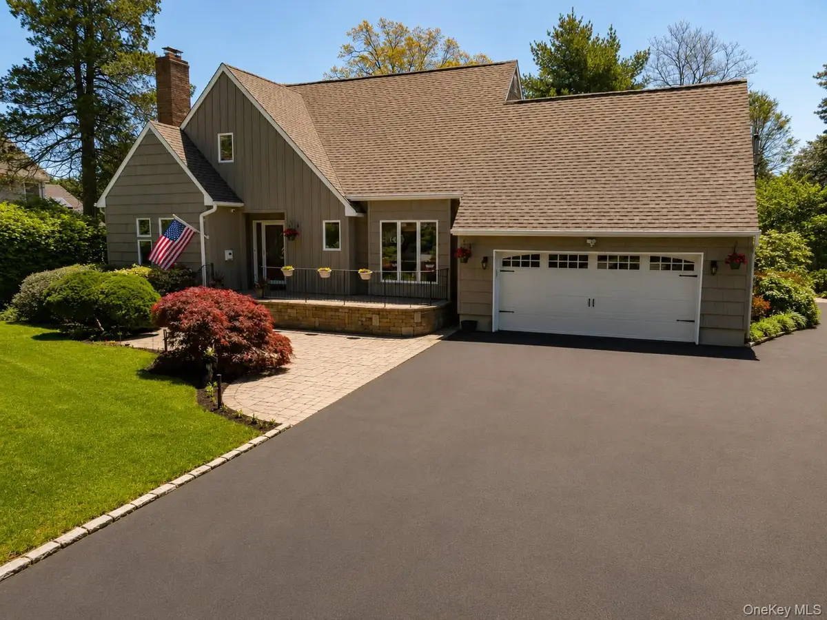 38 Shinnecock Lane, East Islip, NY 11730 - #1