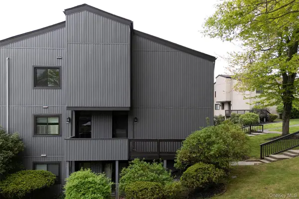 1608 Mulberry Court, Poughkeepsie, NY 12603