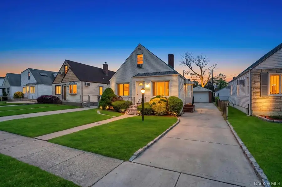8 Francis Court, Elmont, NY 11003 - #2