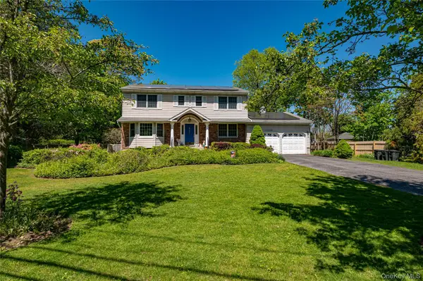 220 Windsor Avenue, Brightwaters, NY 11718
